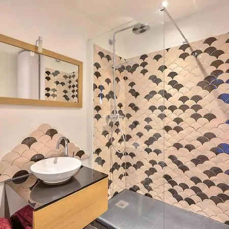 Stylish Flat In The Center Of *